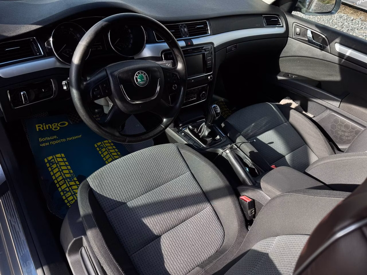 Skoda Superb фото 9