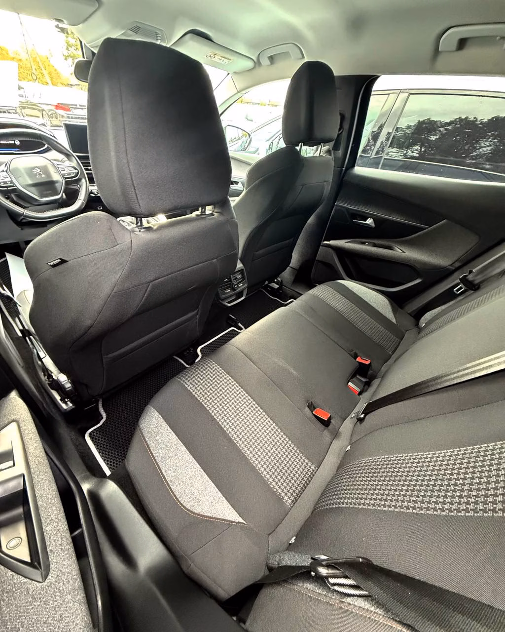 Peugeot 3008 фото 9