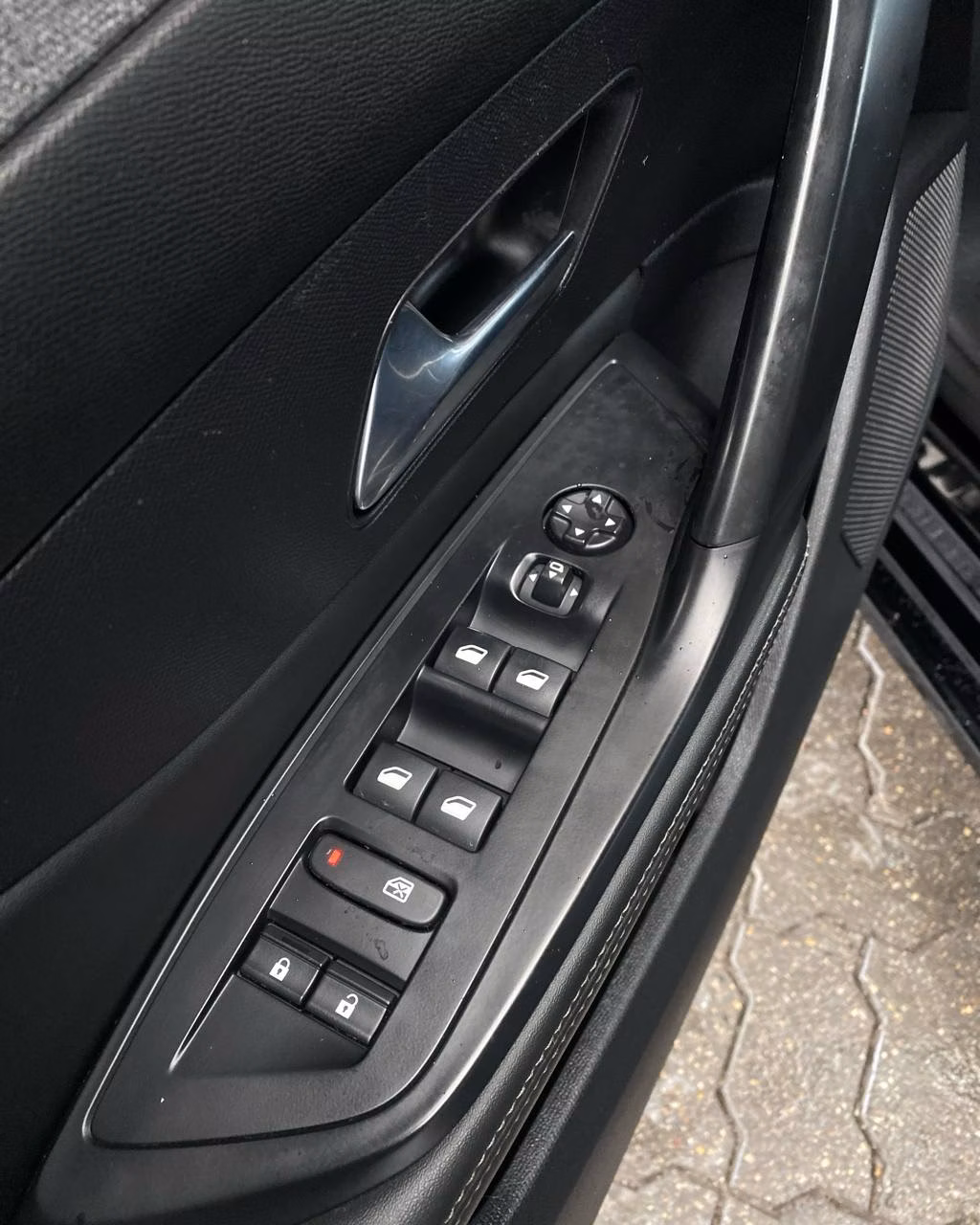 Peugeot 308 фото 9