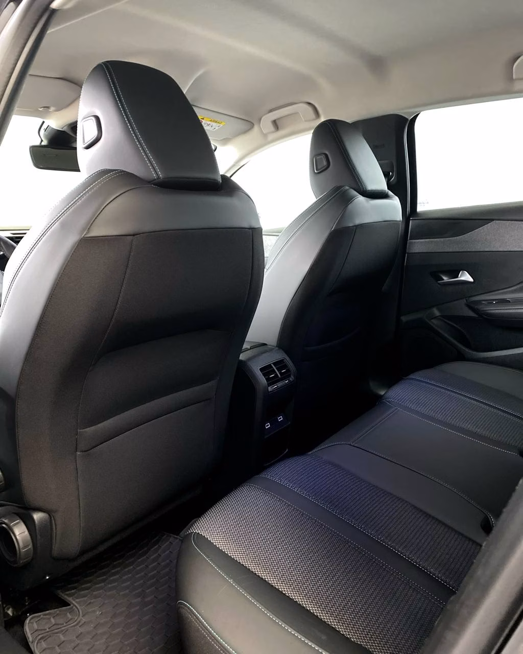 Peugeot 308 фото 13