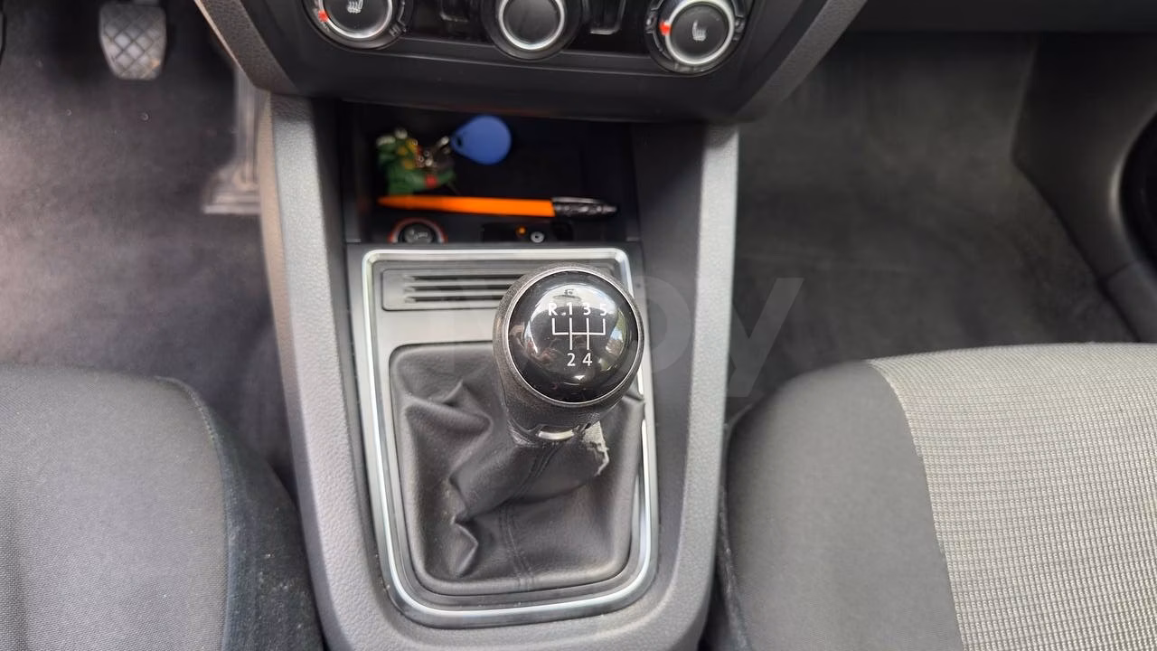 Volkswagen Jetta фото 6