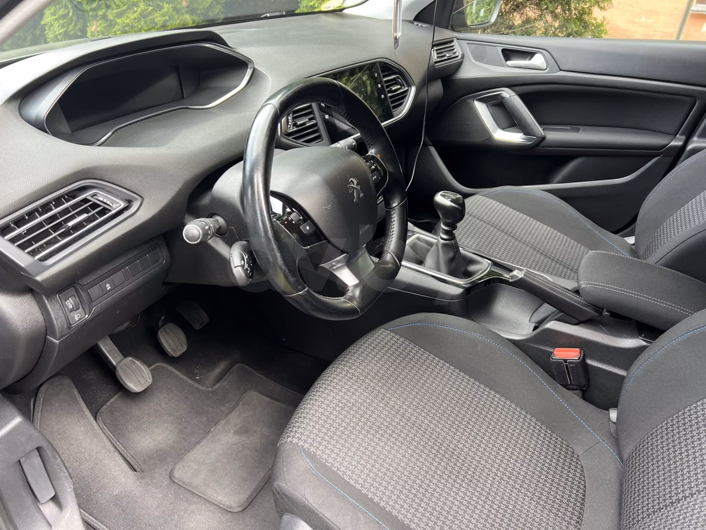 Peugeot 308 фото 8