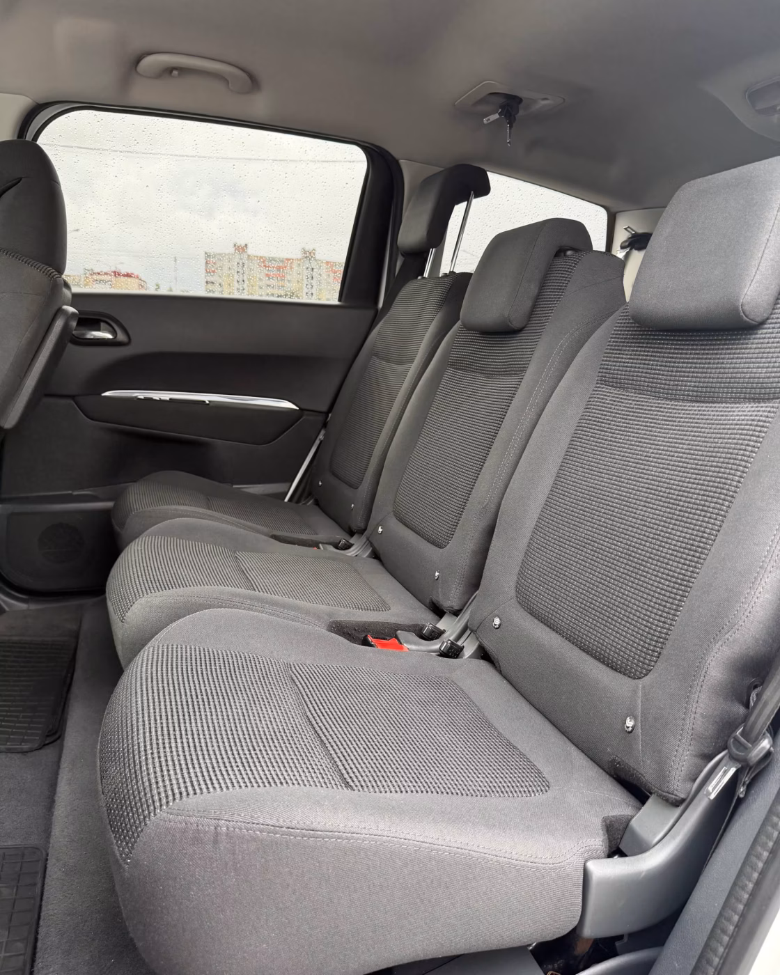 Peugeot 5008 фото 12