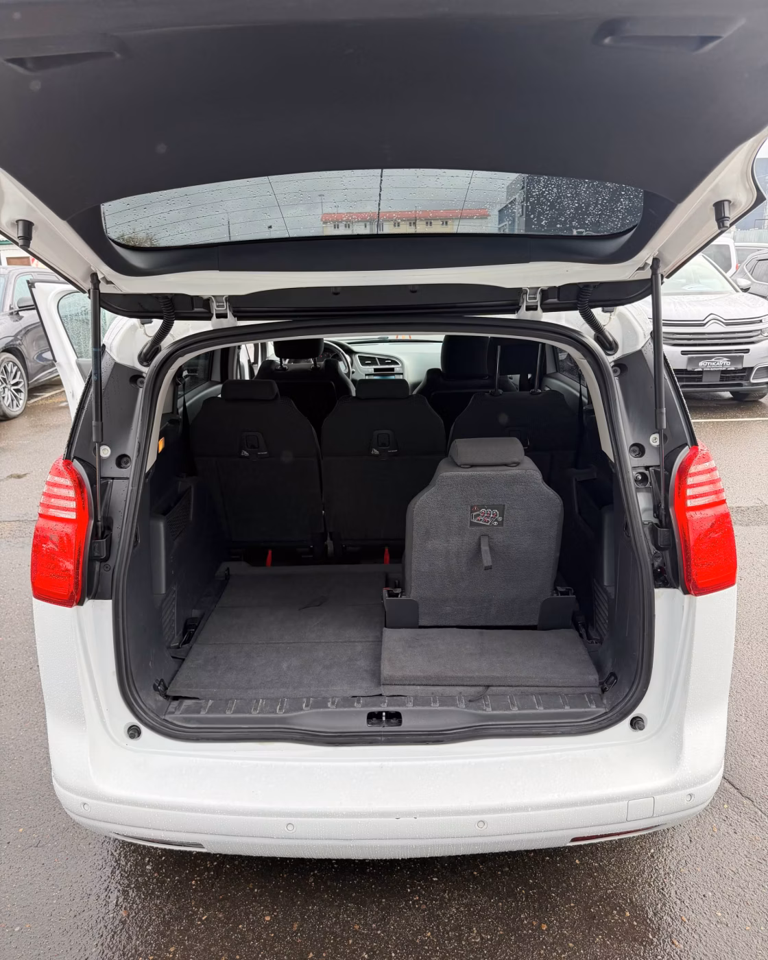 Peugeot 5008 фото 13
