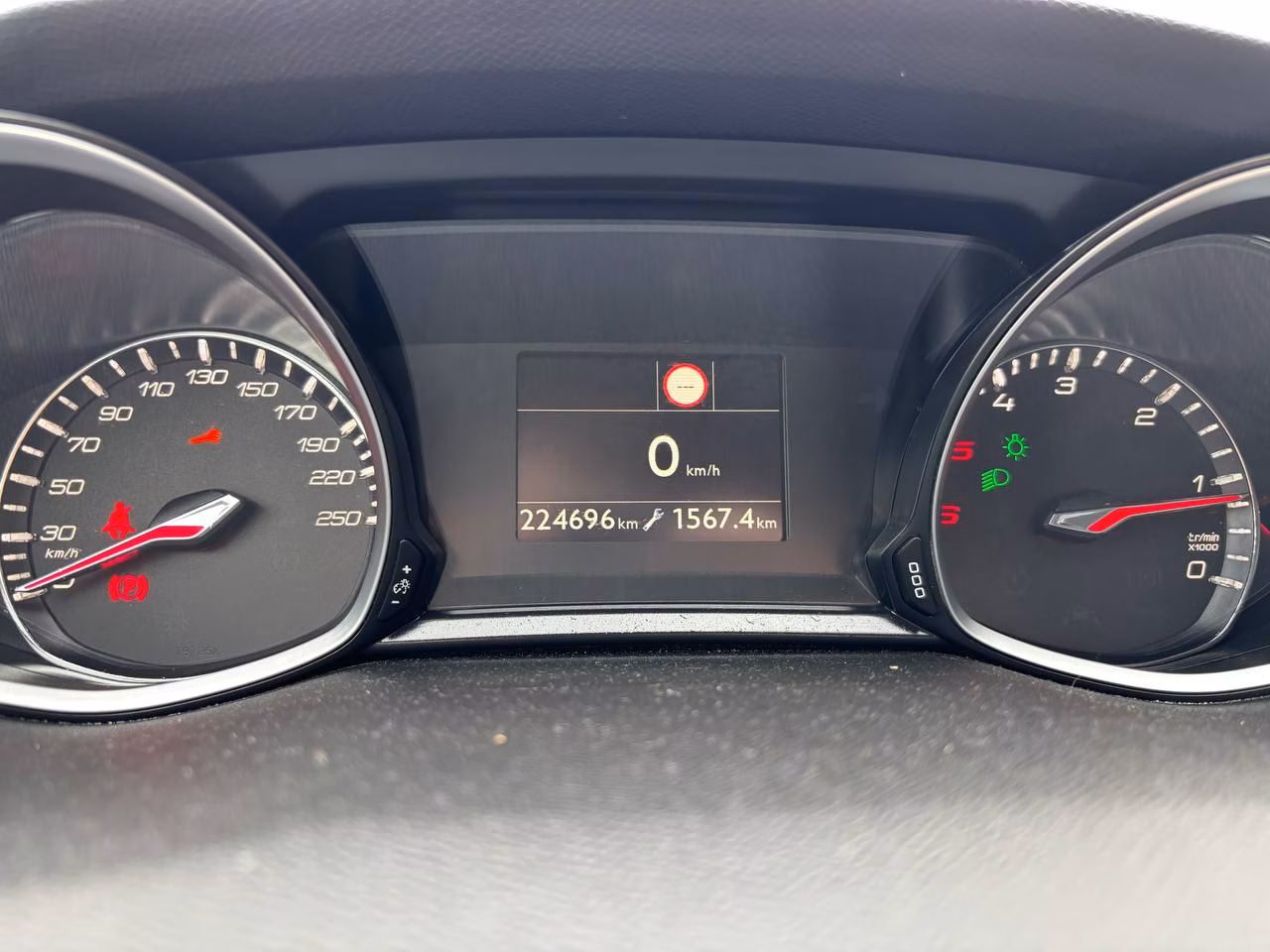 Peugeot 308 фото 11
