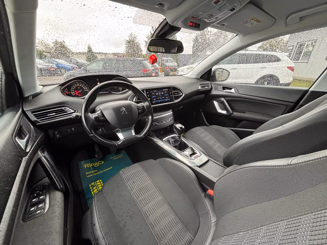 Peugeot 308 фото 15