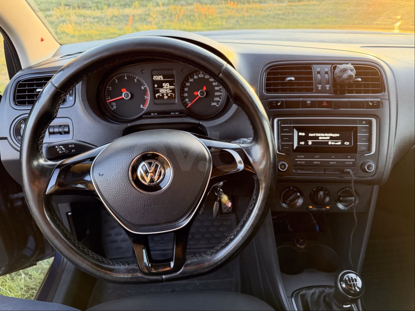 Volkswagen Polo Sedan фото 10