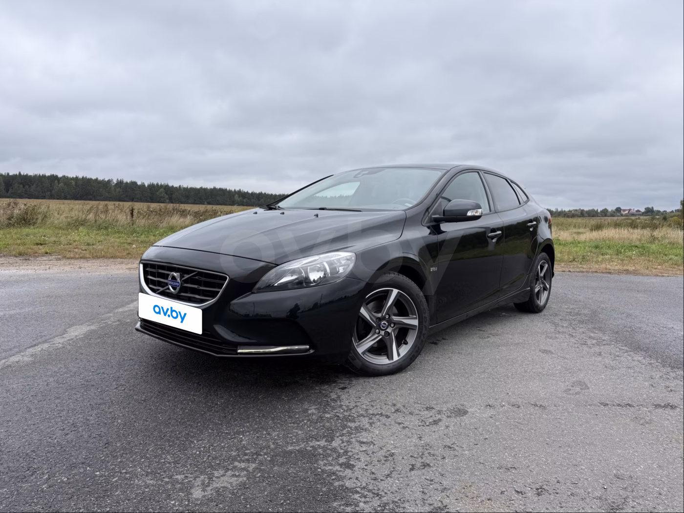 Volvo V40 фото 2