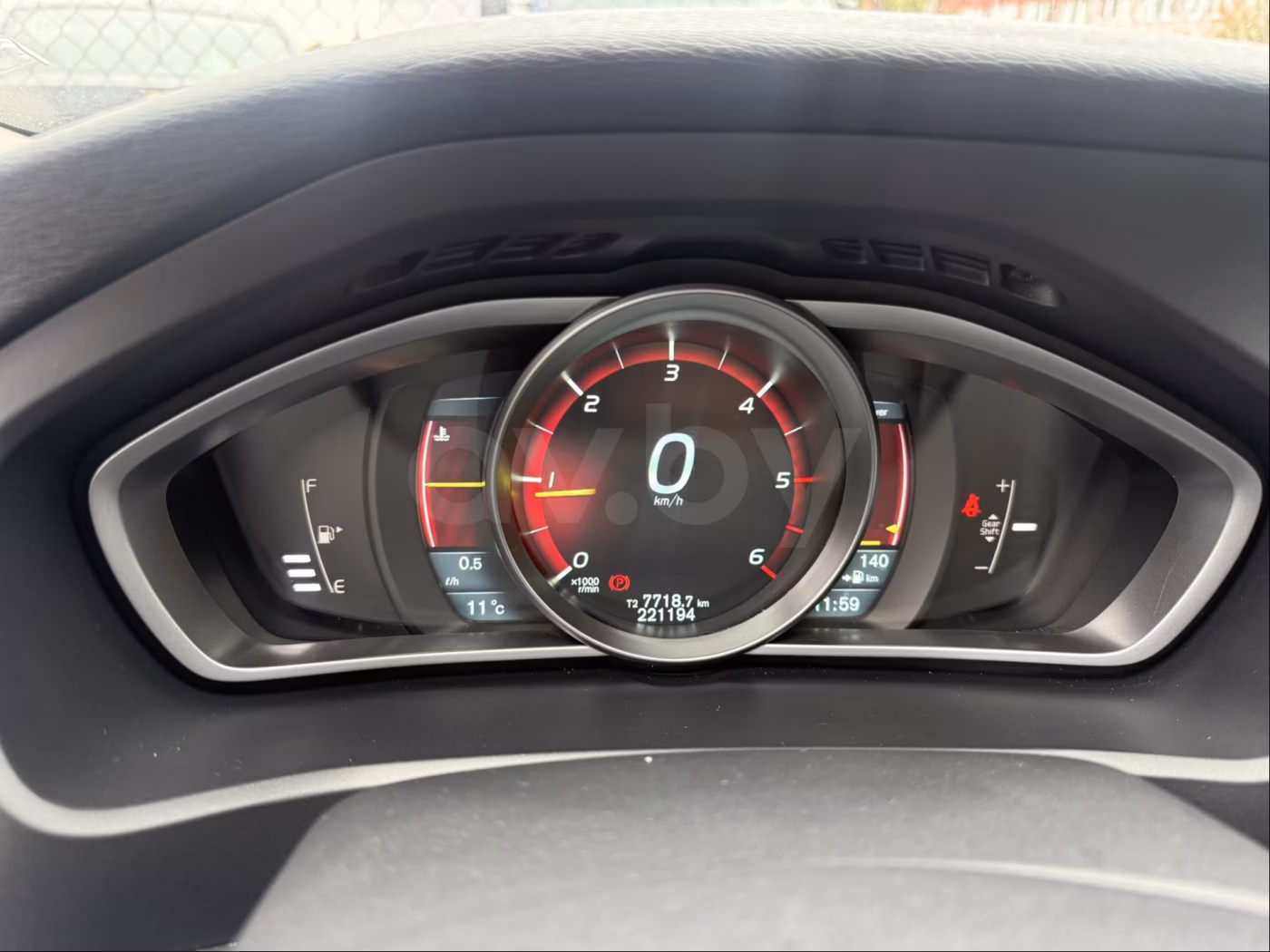 Volvo V40 фото 15