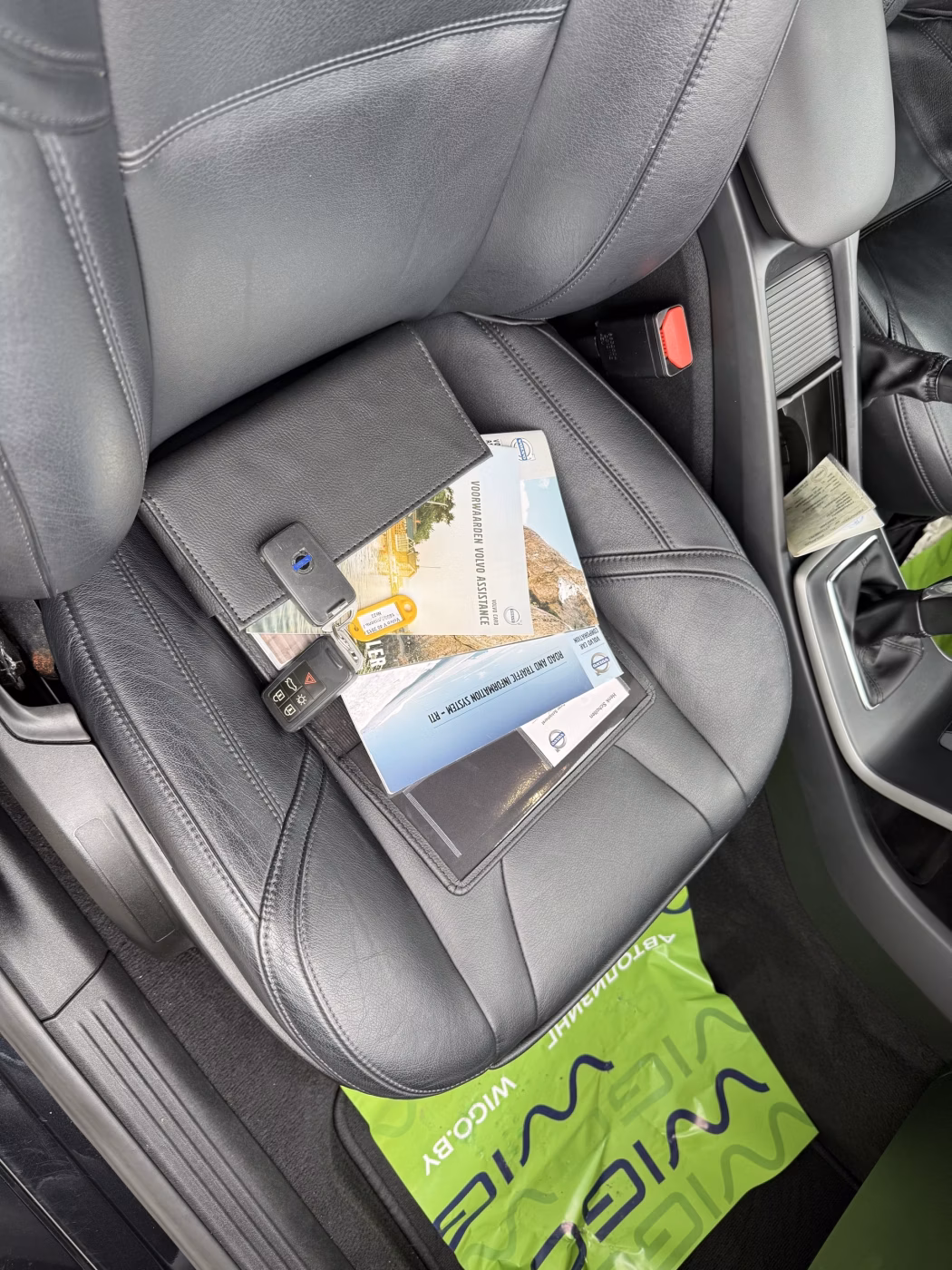 Volvo V40 фото 19