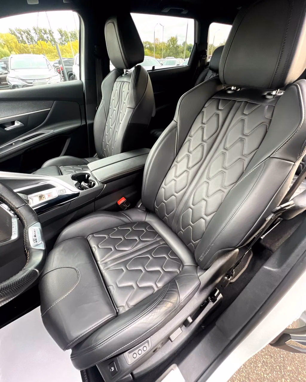 Peugeot 5008 фото 13