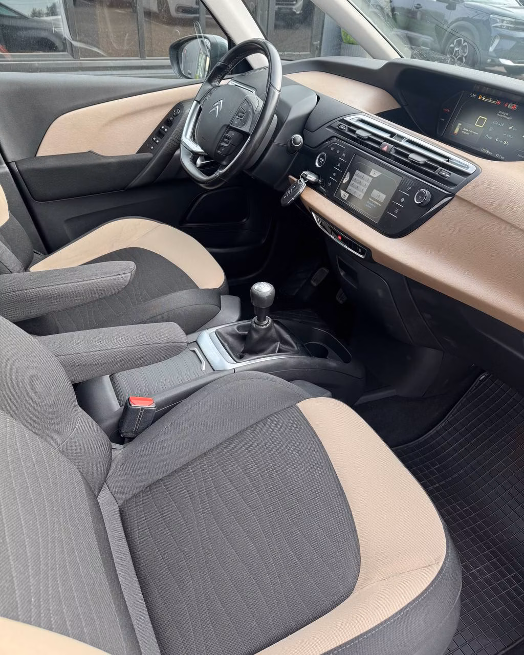 Citroen C4 Picasso фото 13