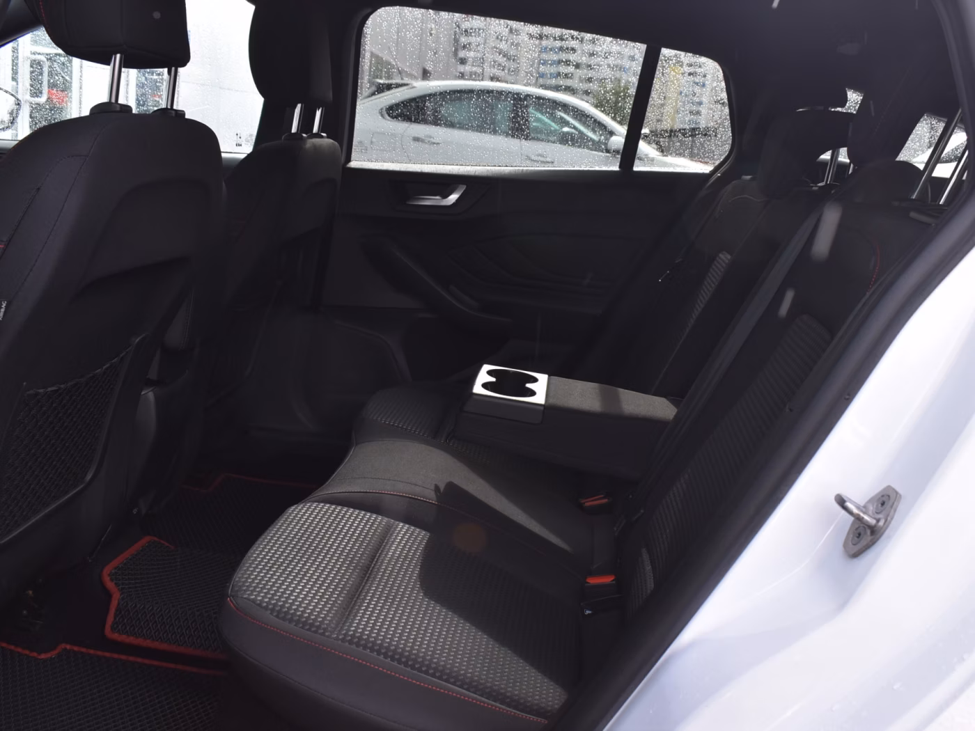 Ford Focus фото 12