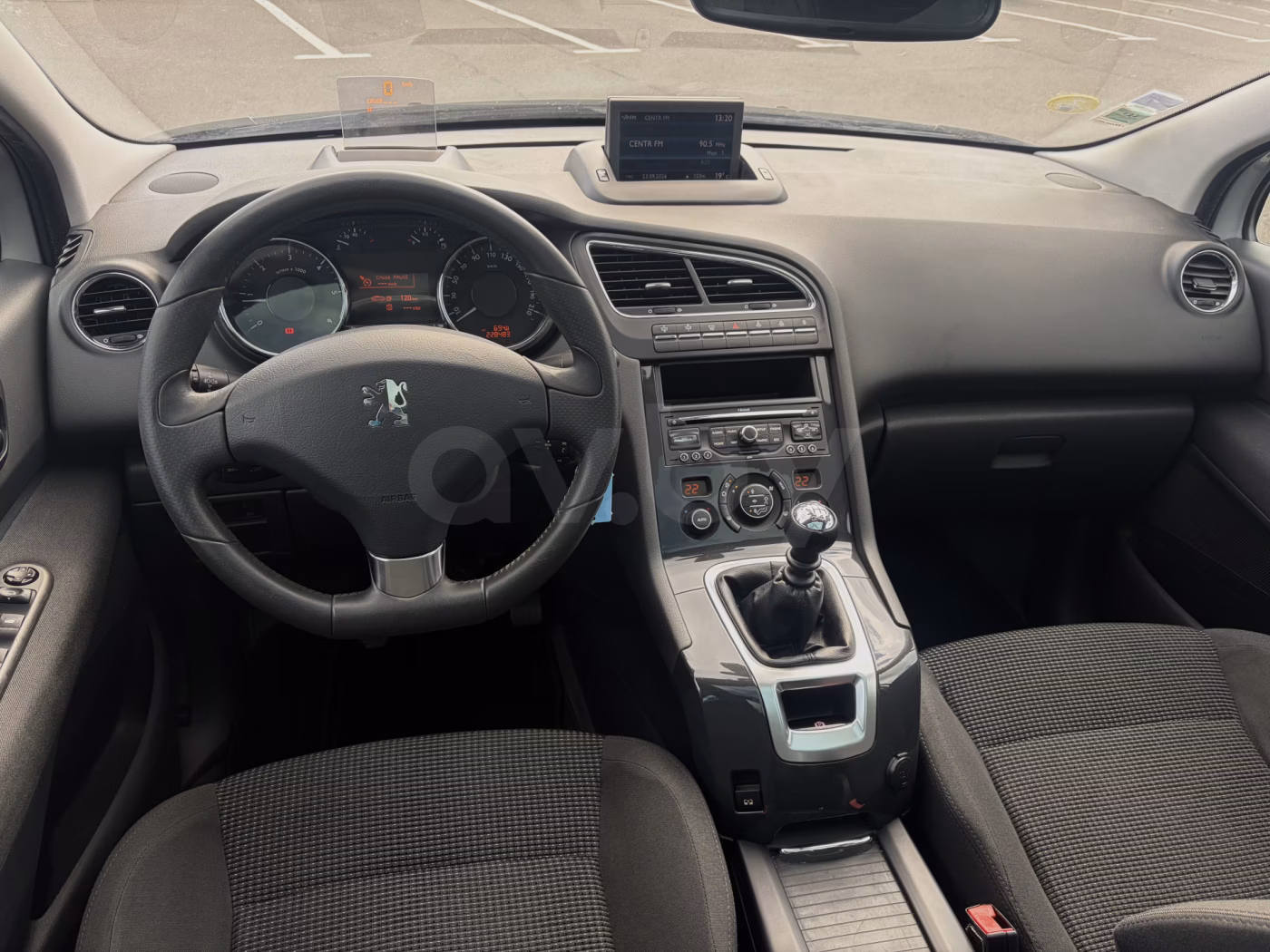 Peugeot 5008 фото 7