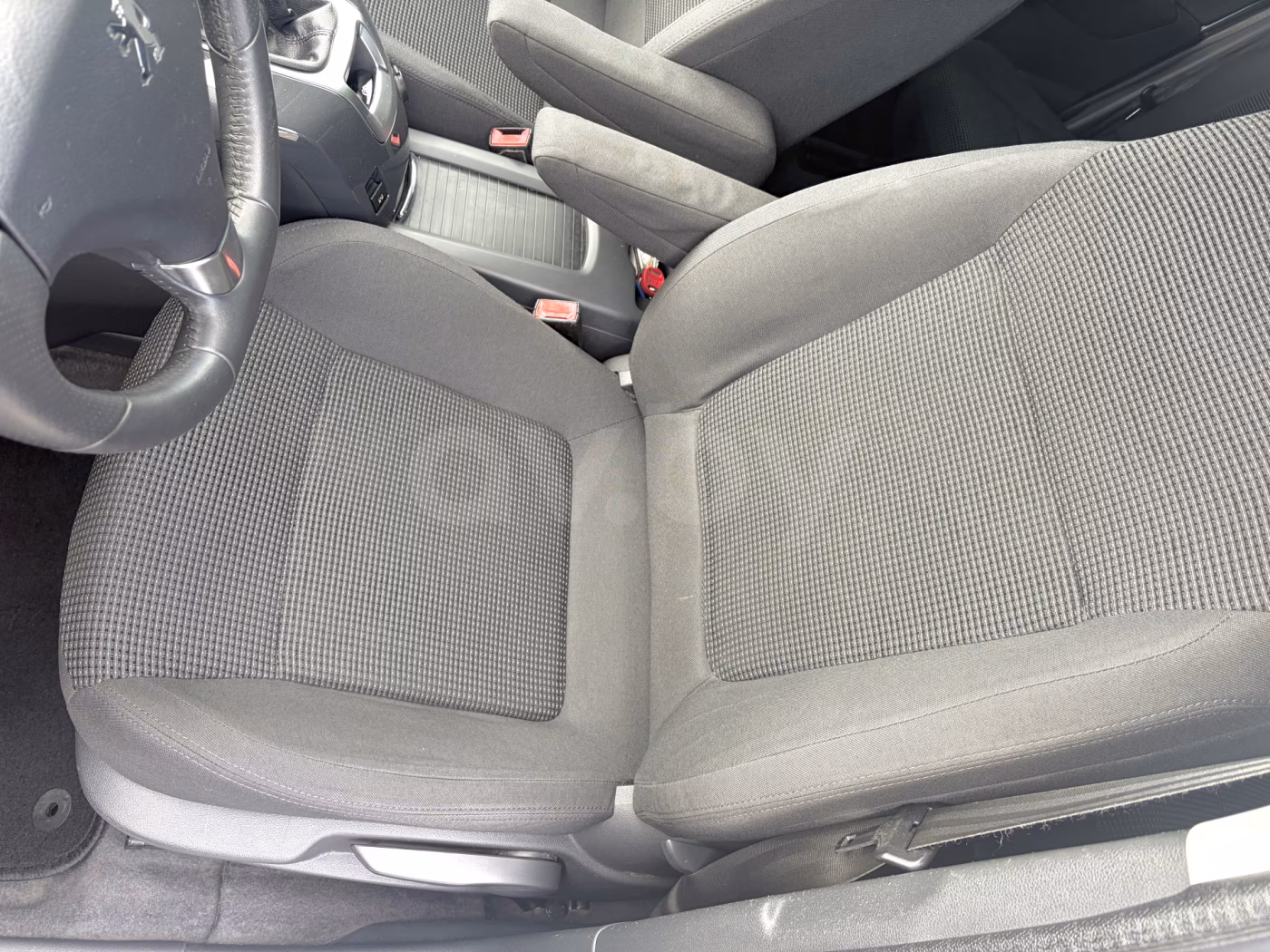 Peugeot 5008 фото 9