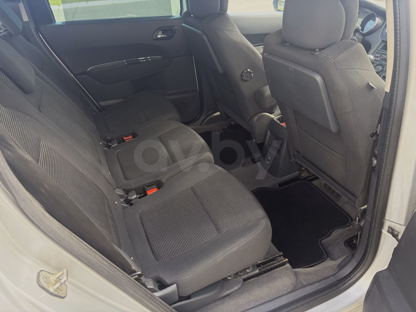 Peugeot 5008 фото 10