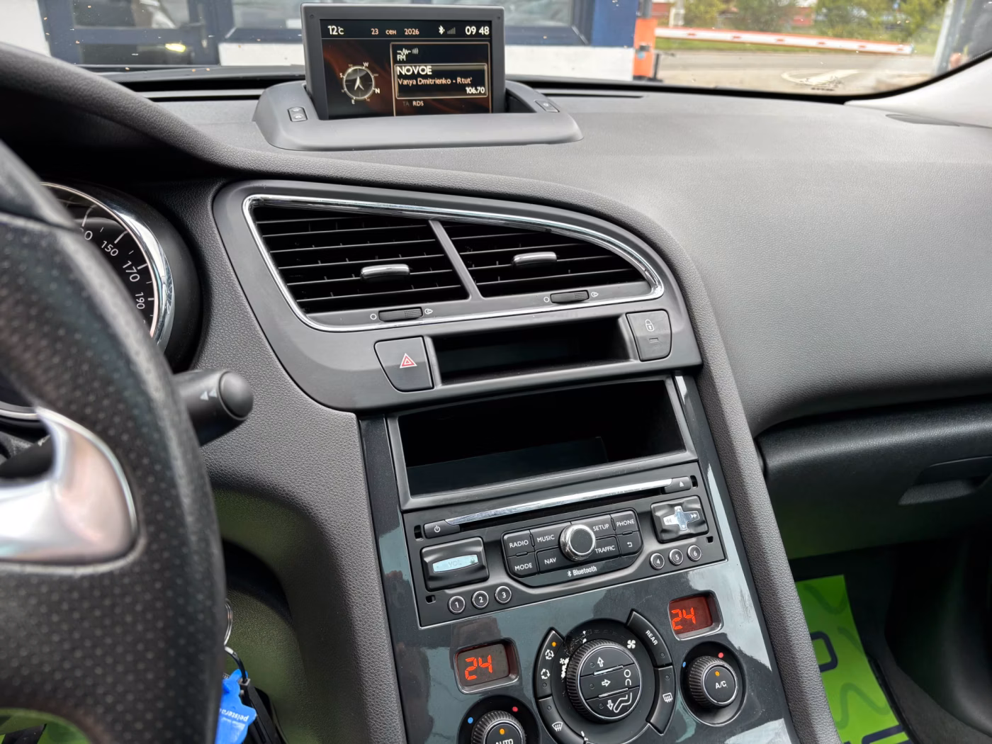 Peugeot 5008 фото 12