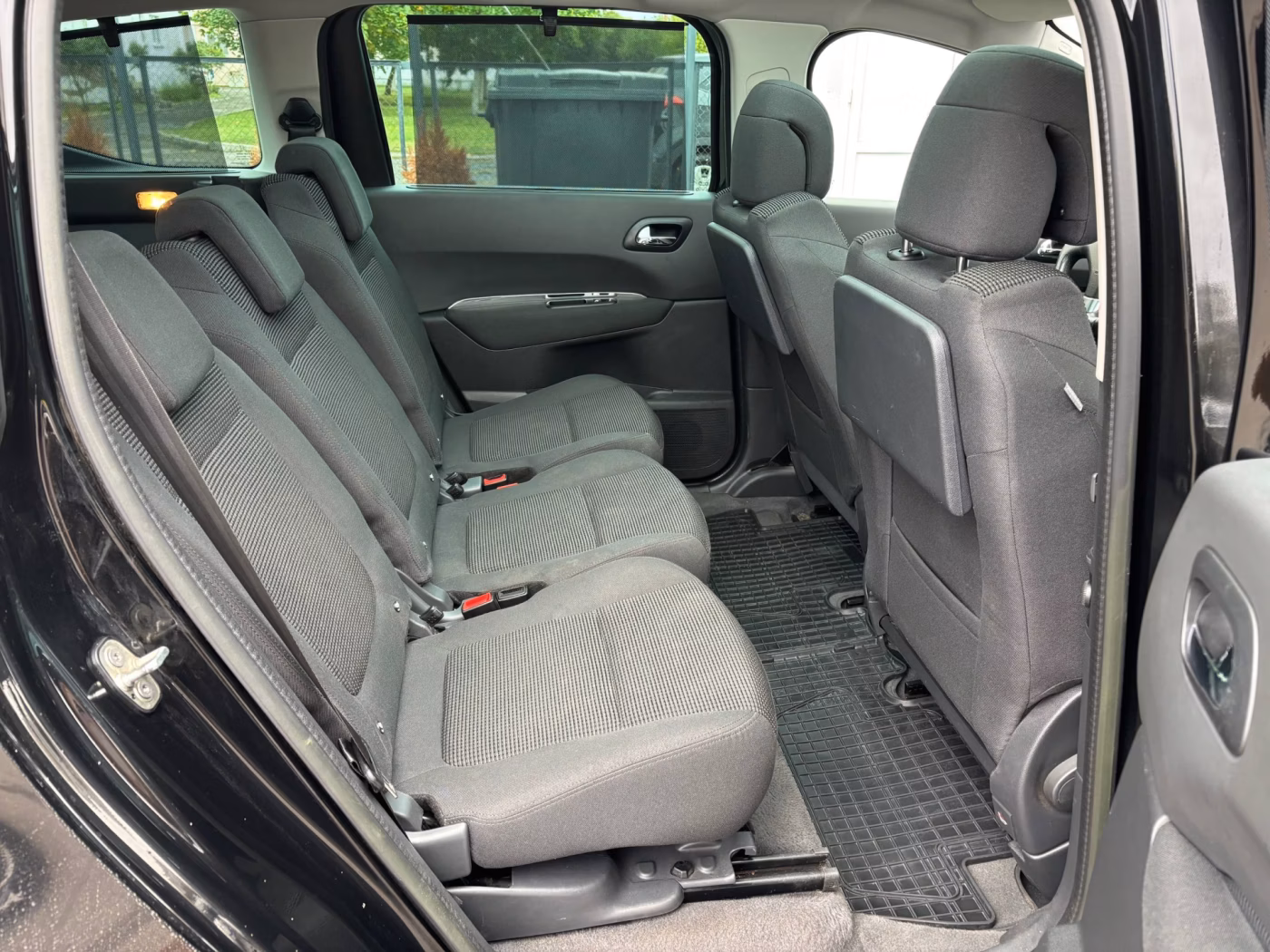 Peugeot 5008 фото 18