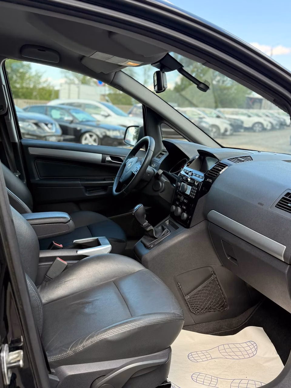 Opel Zafira фото 10