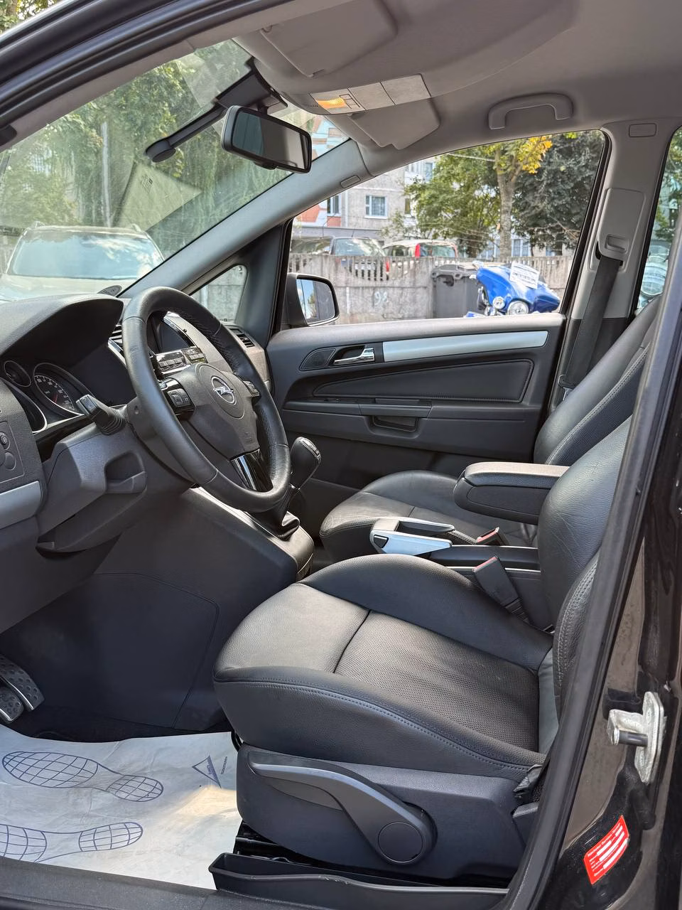 Opel Zafira фото 12