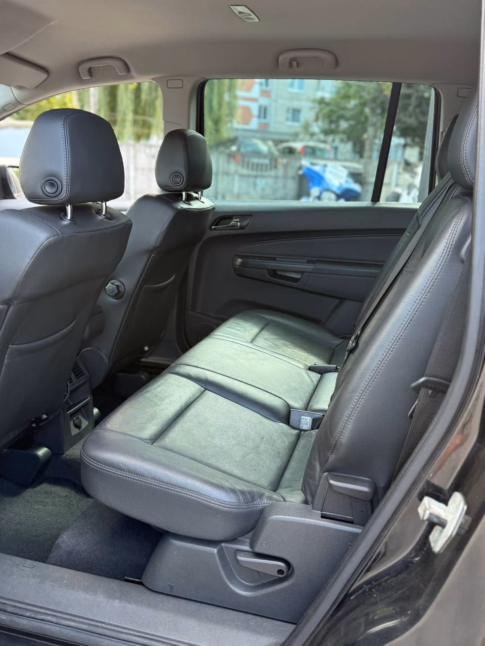Opel Zafira фото 13