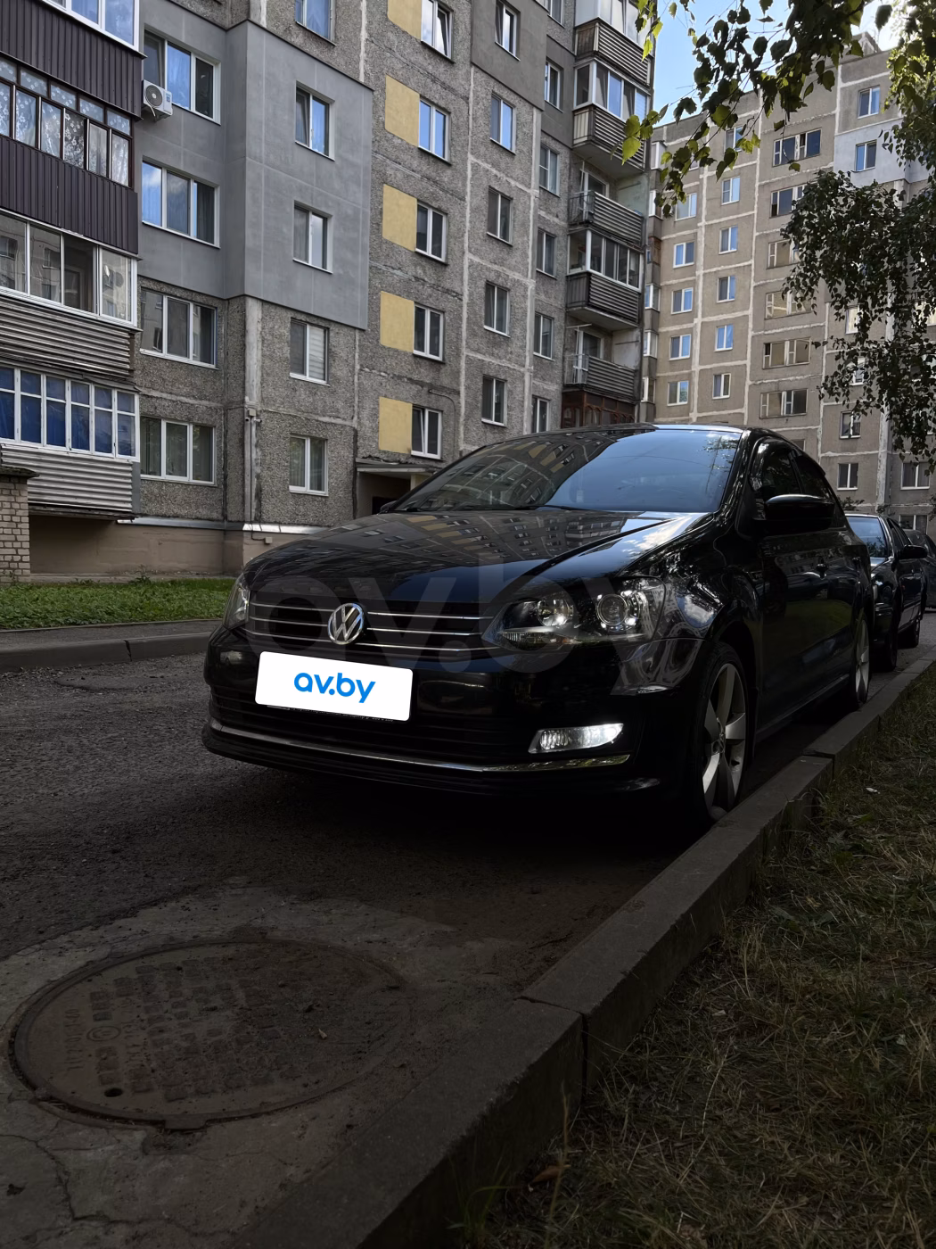 Volkswagen Polo Sedan фото 2