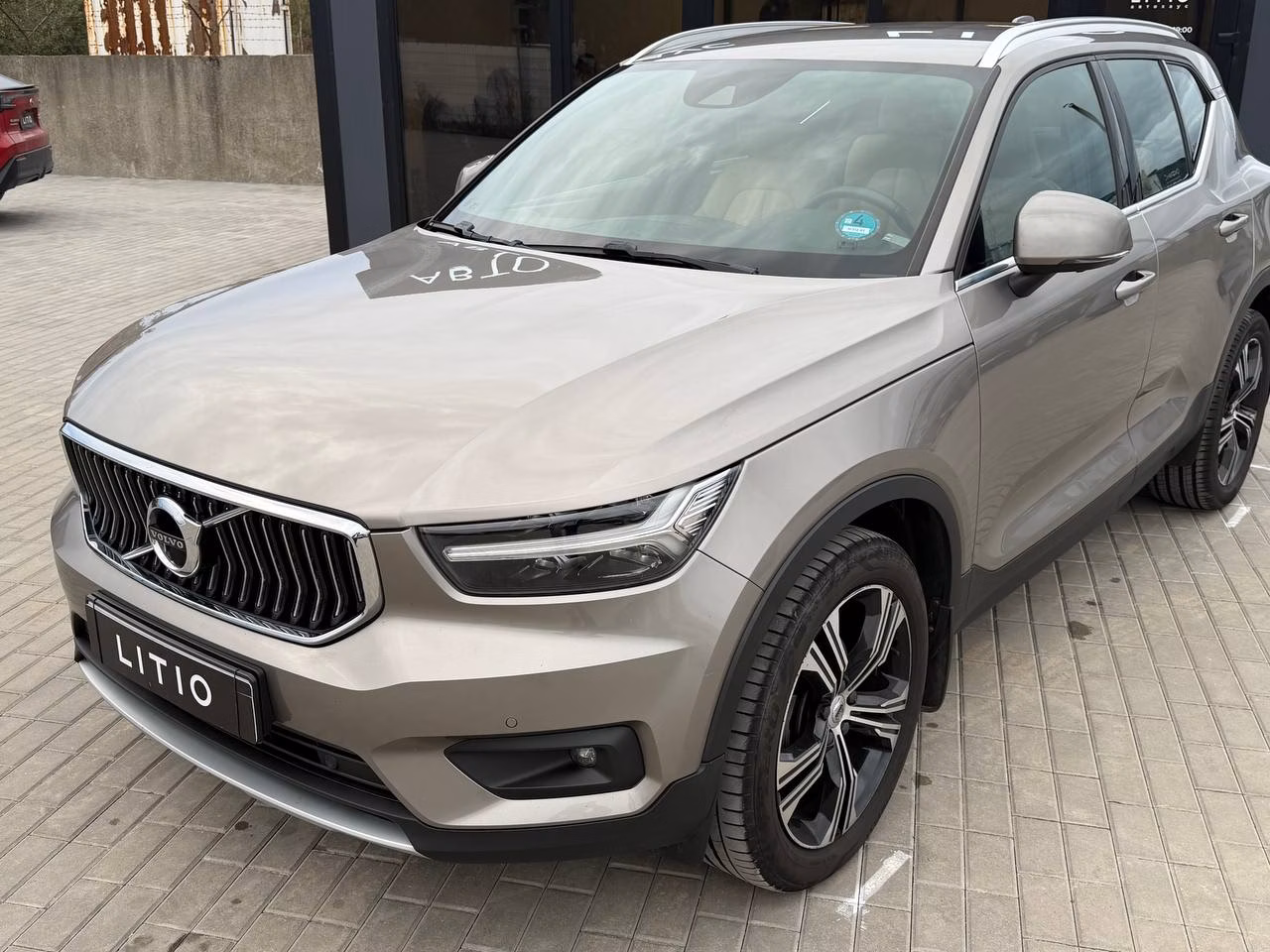 Volvo XC40 фото 2
