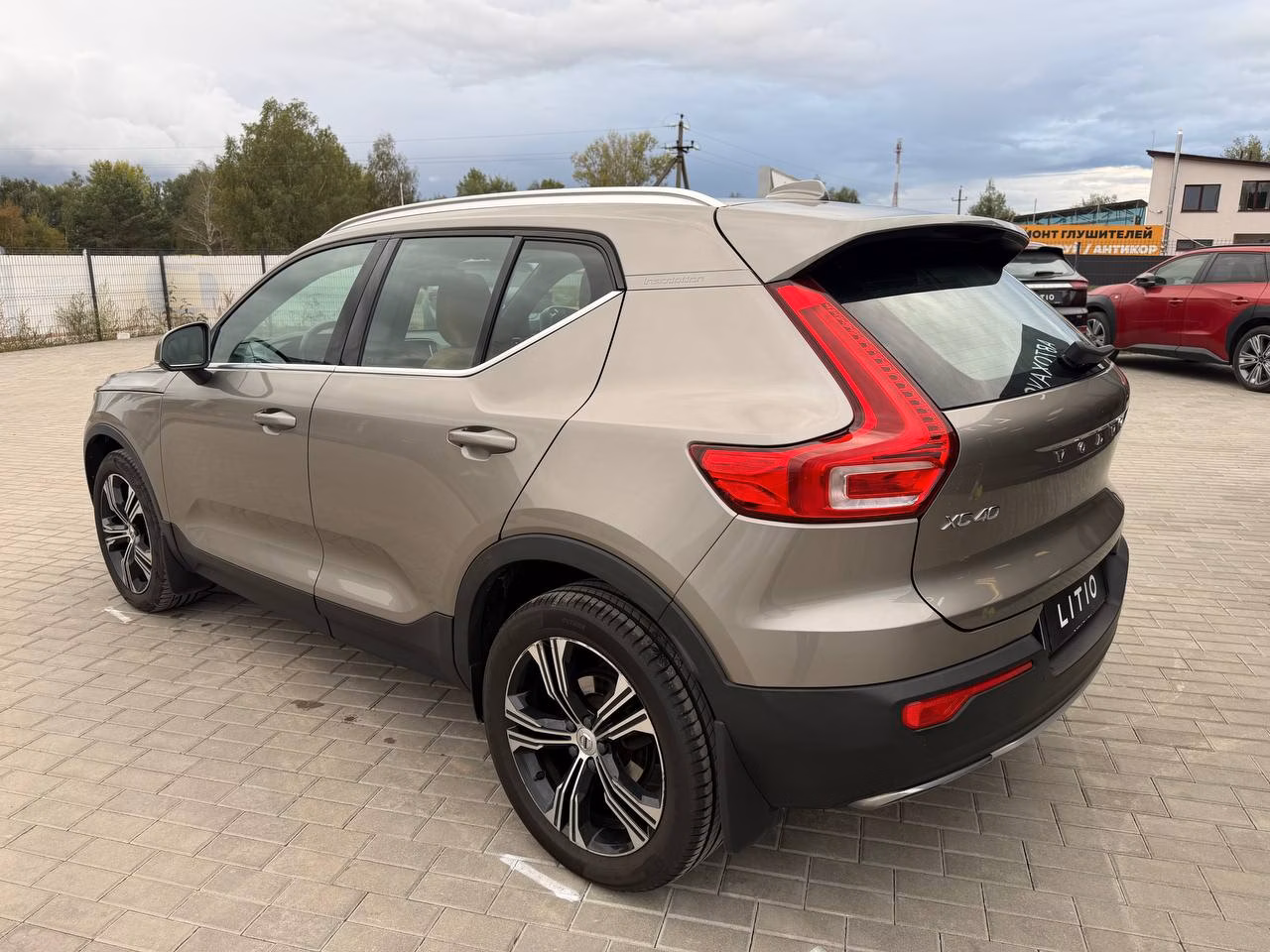 Volvo XC40 фото 5