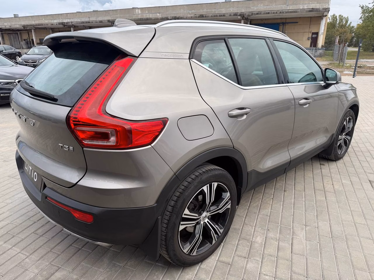 Volvo XC40 фото 8