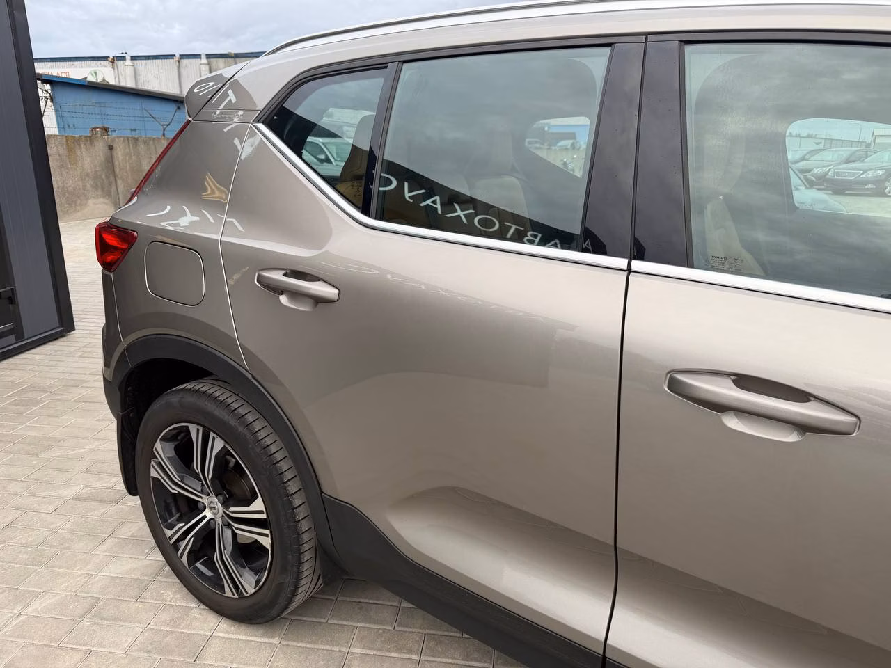Volvo XC40 фото 9