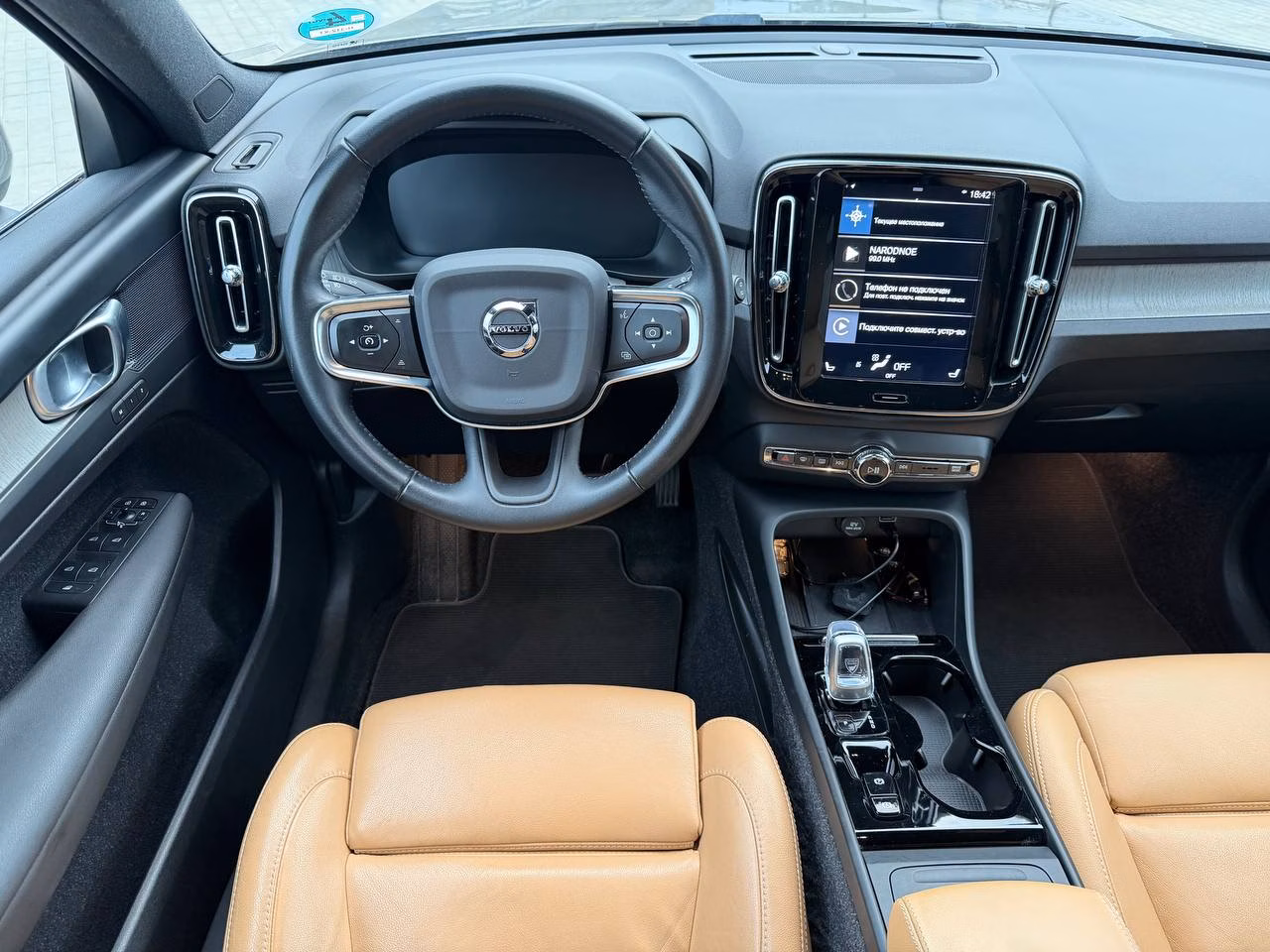 Volvo XC40 фото 13