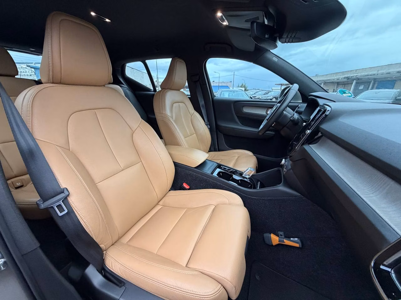 Volvo XC40 фото 16