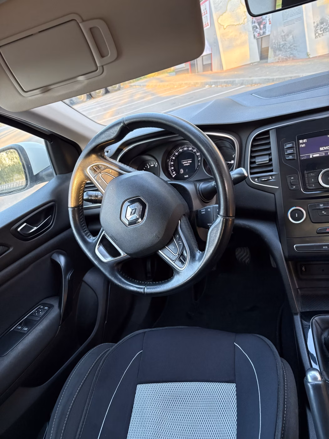 Renault Megane фото 7