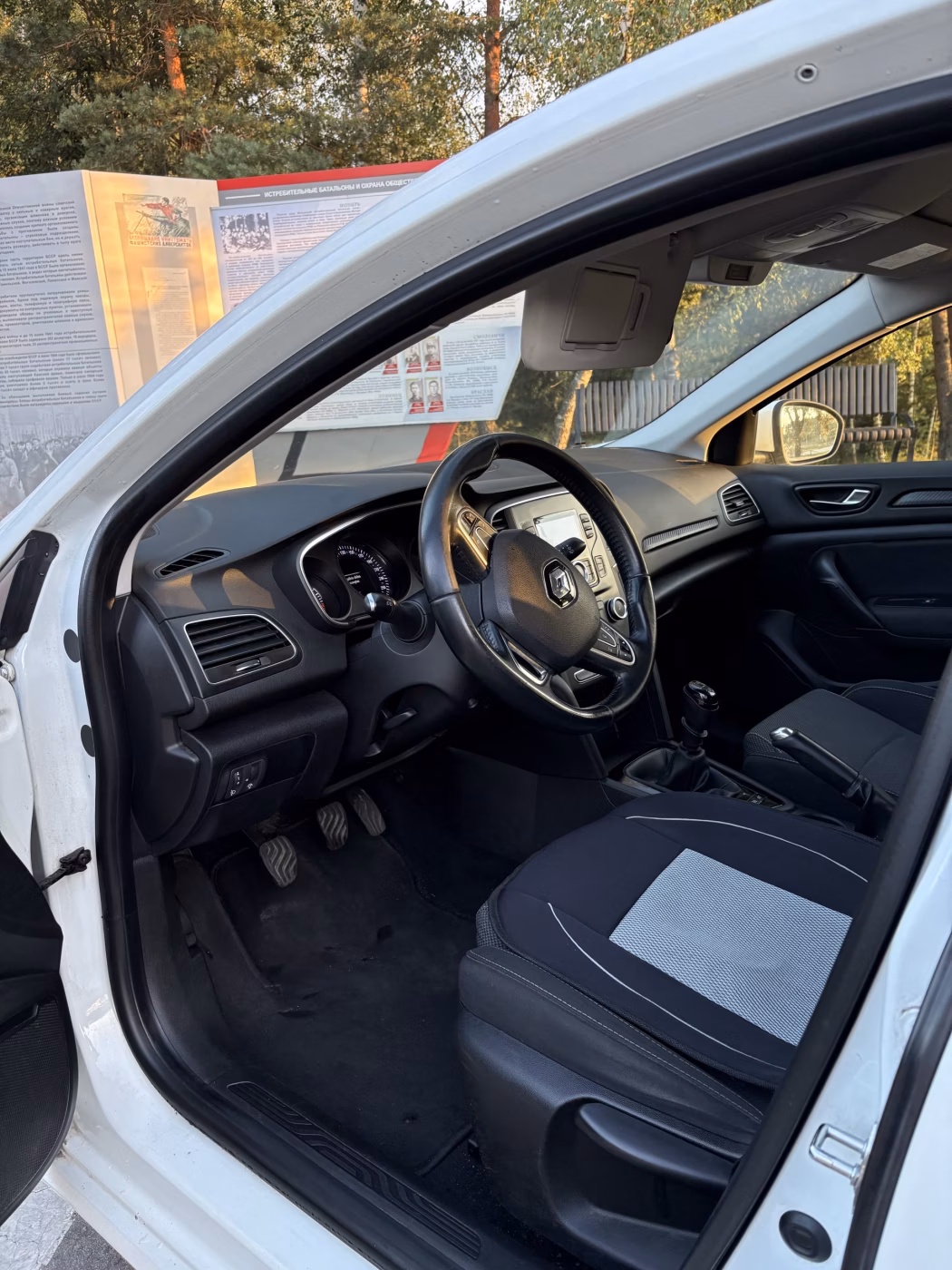 Renault Megane фото 8