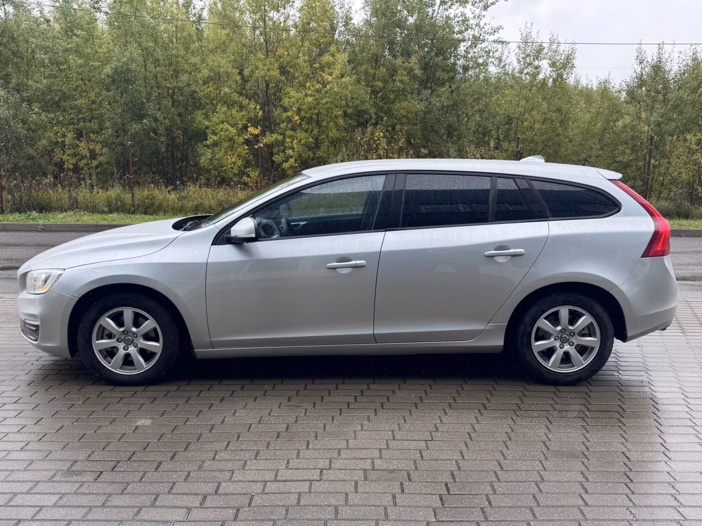 Volvo V60 фото 9
