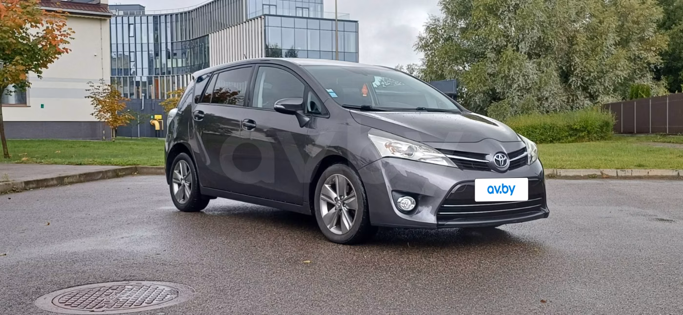 Toyota Verso фото 3