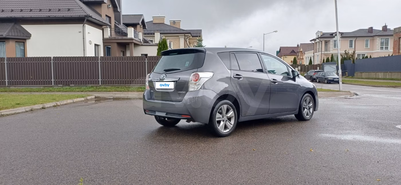 Toyota Verso фото 7