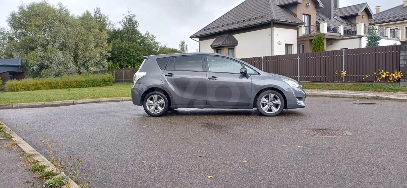Toyota Verso фото 8