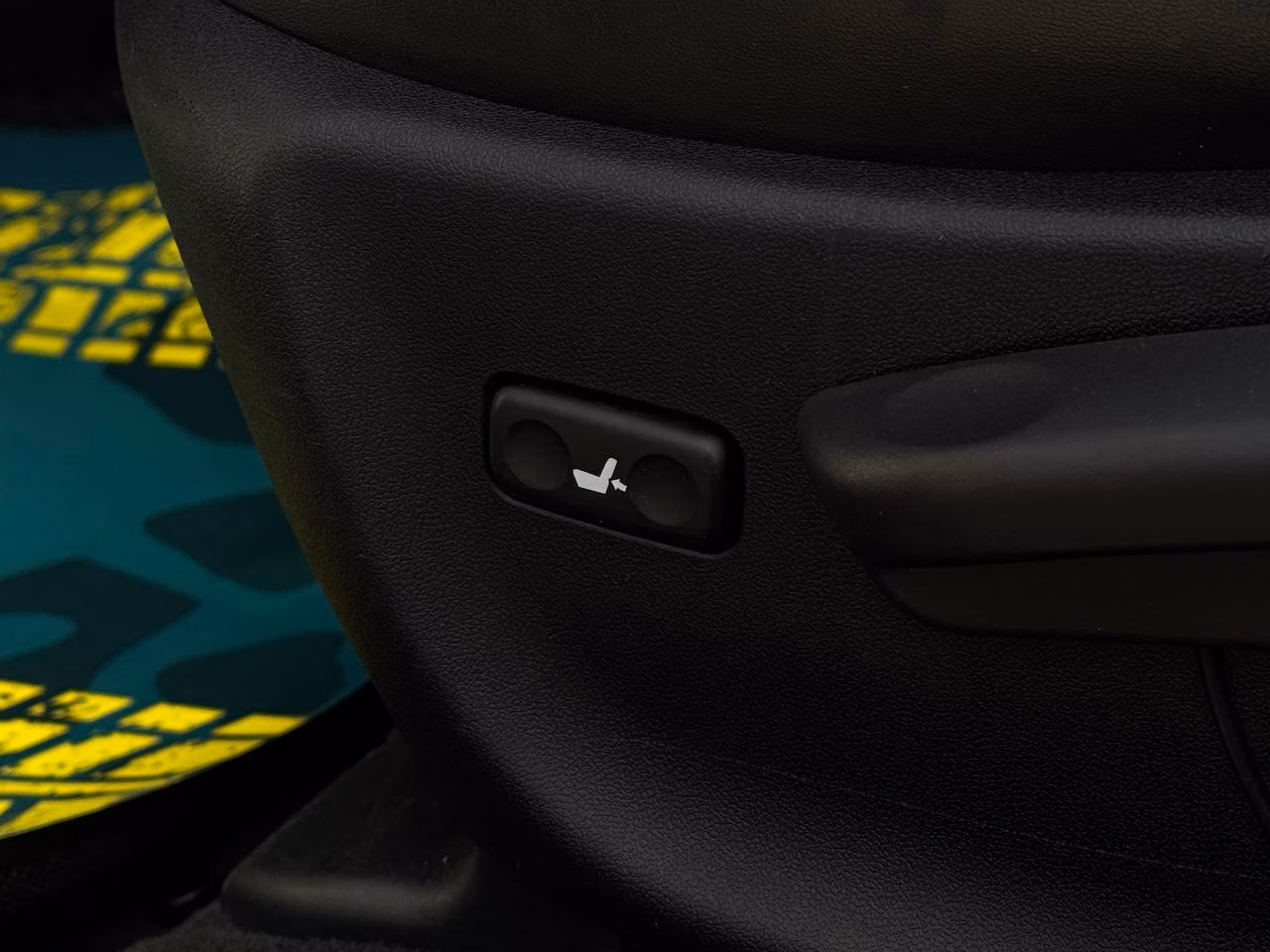 Toyota Avensis фото 8
