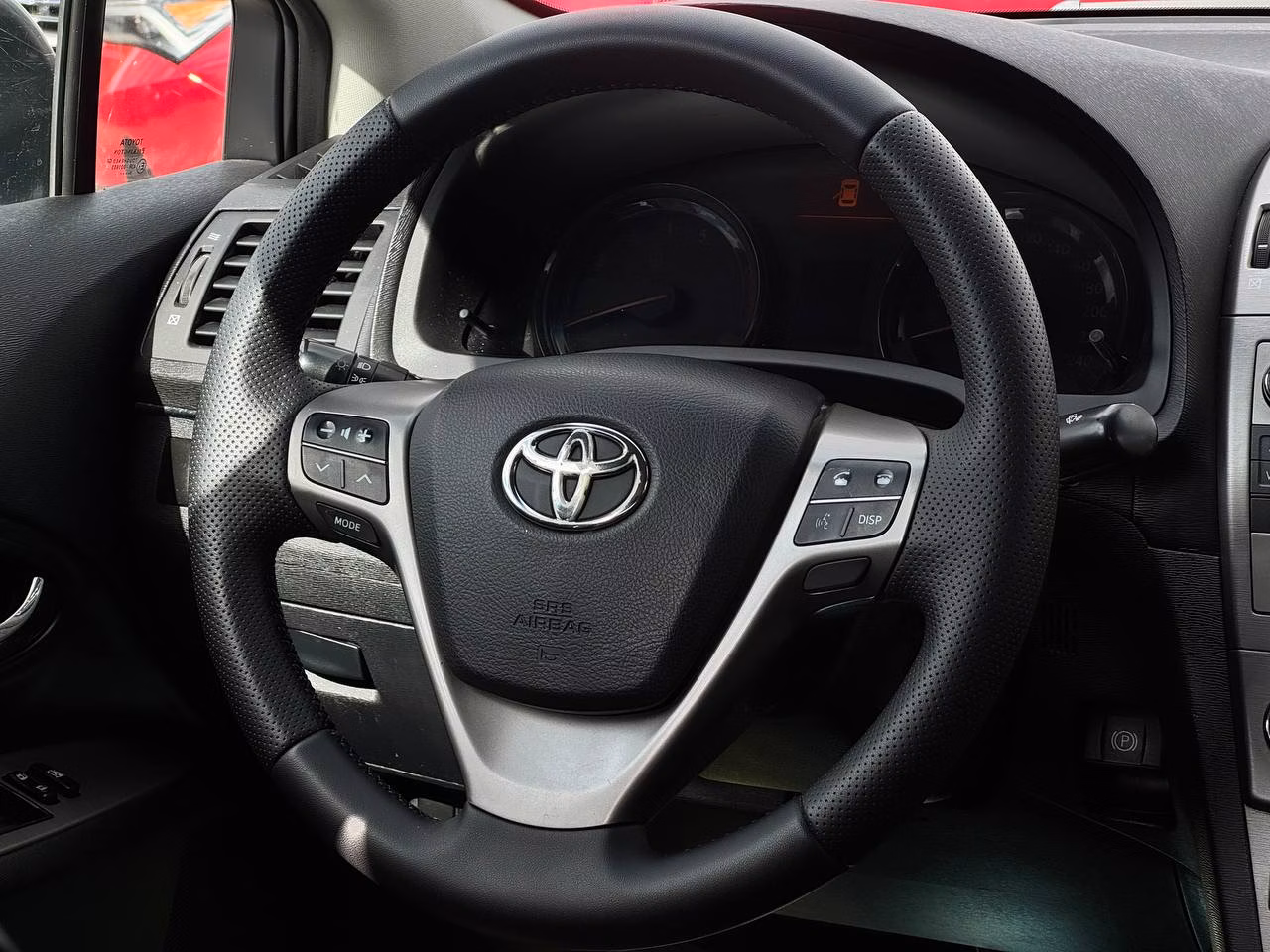 Toyota Avensis фото 13