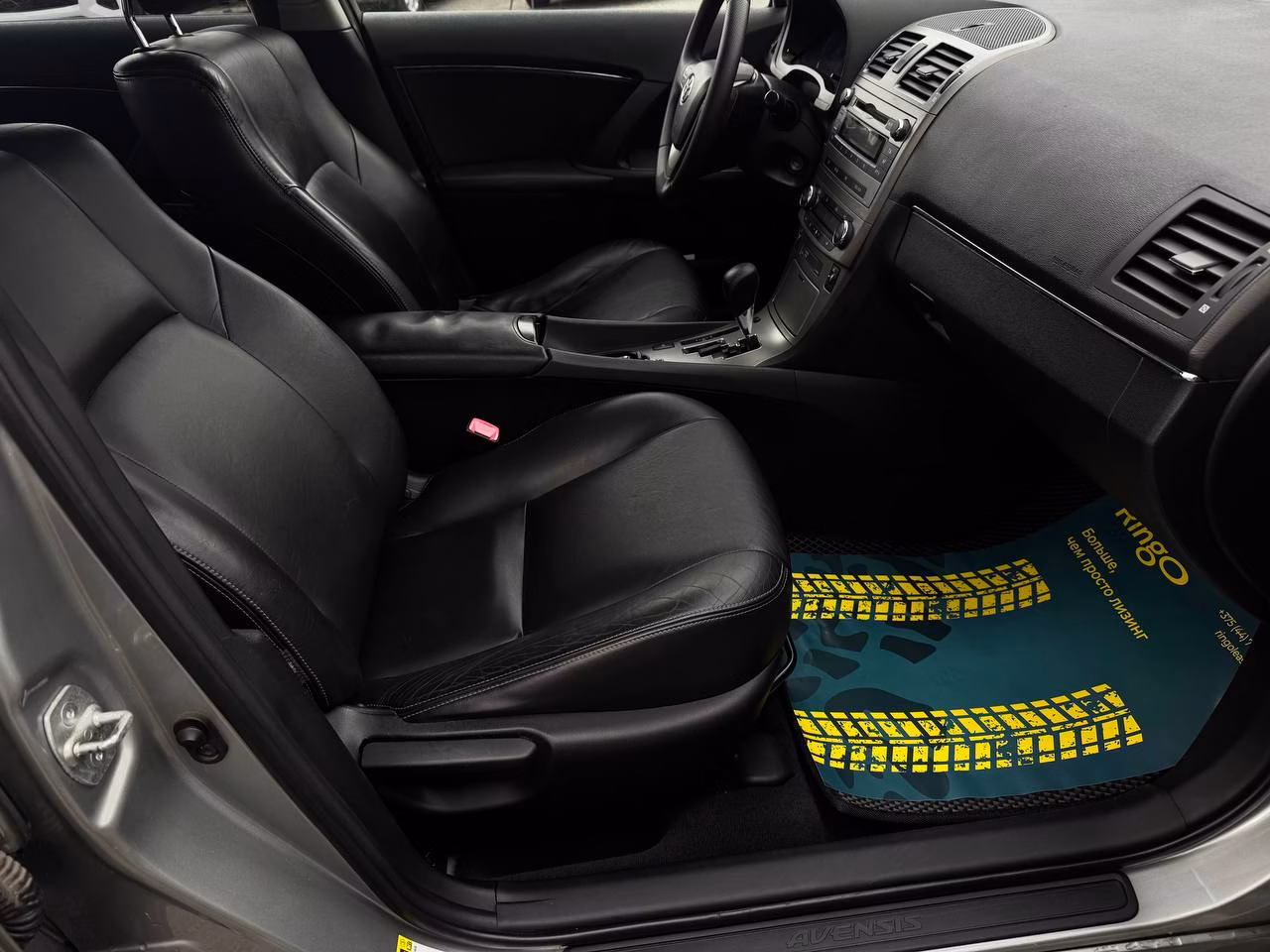 Toyota Avensis фото 19