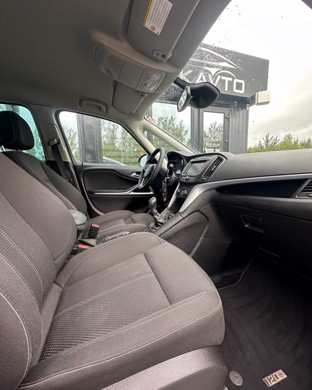 Opel Zafira фото 11