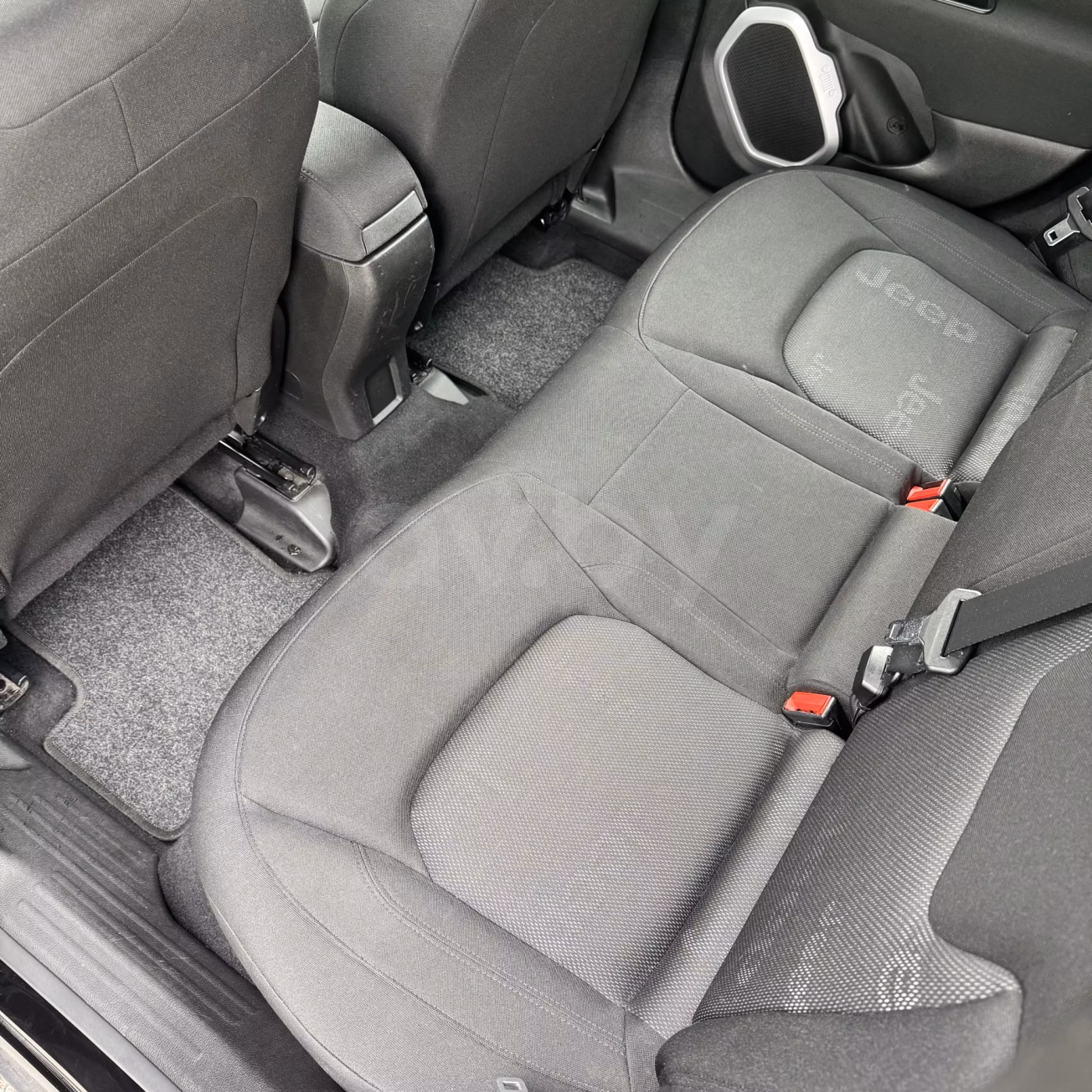 Jeep Renegade фото 15