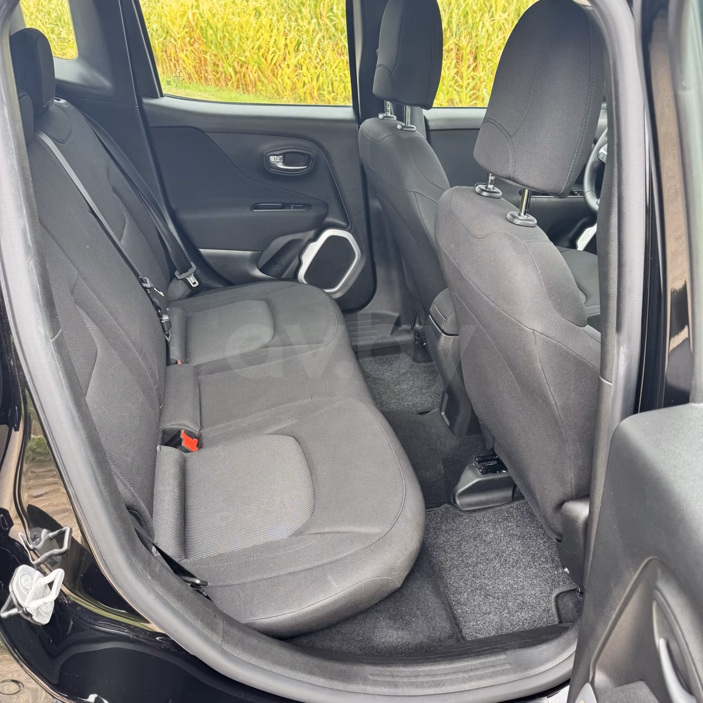 Jeep Renegade фото 16