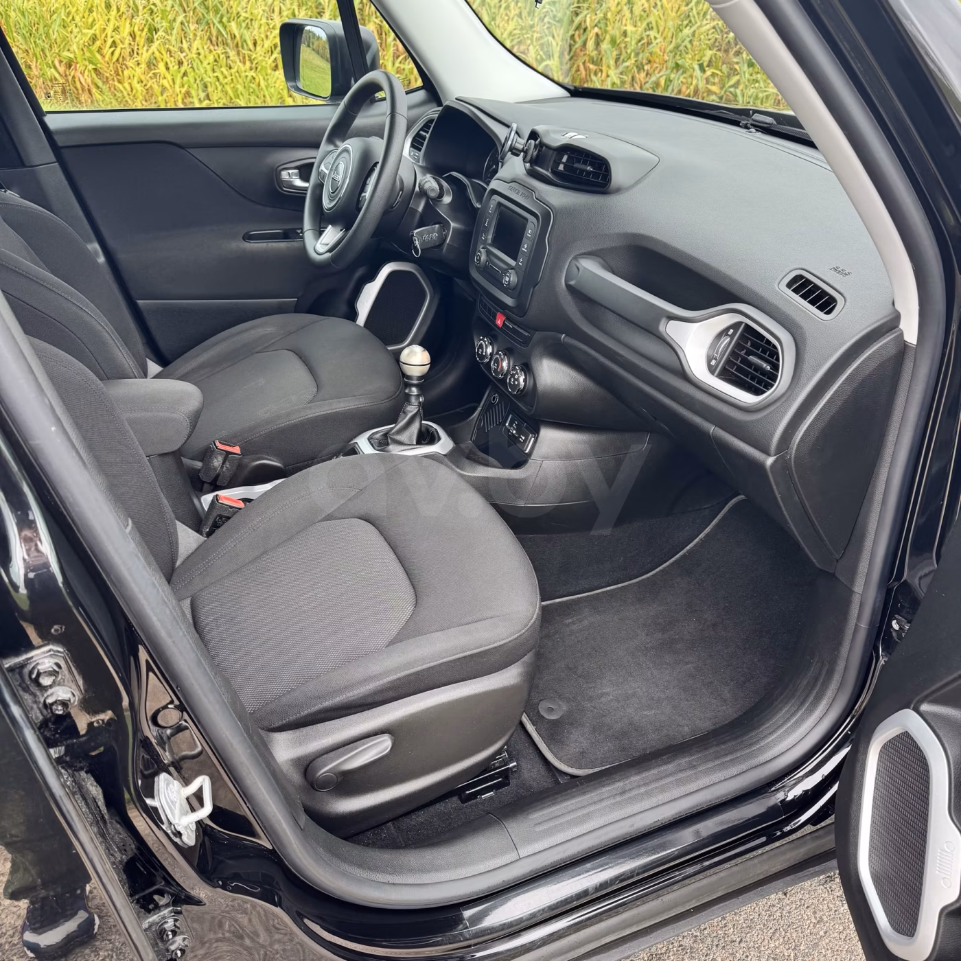Jeep Renegade фото 17