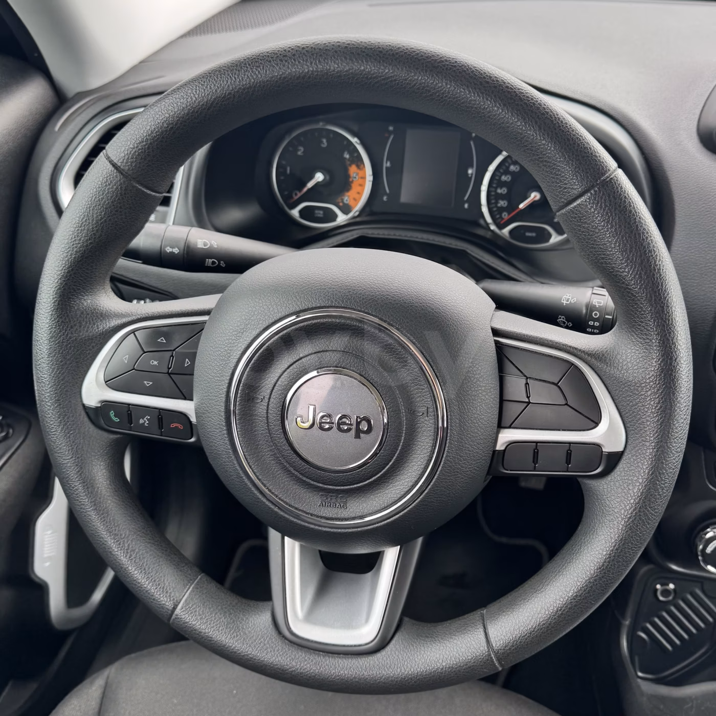 Jeep Renegade фото 19