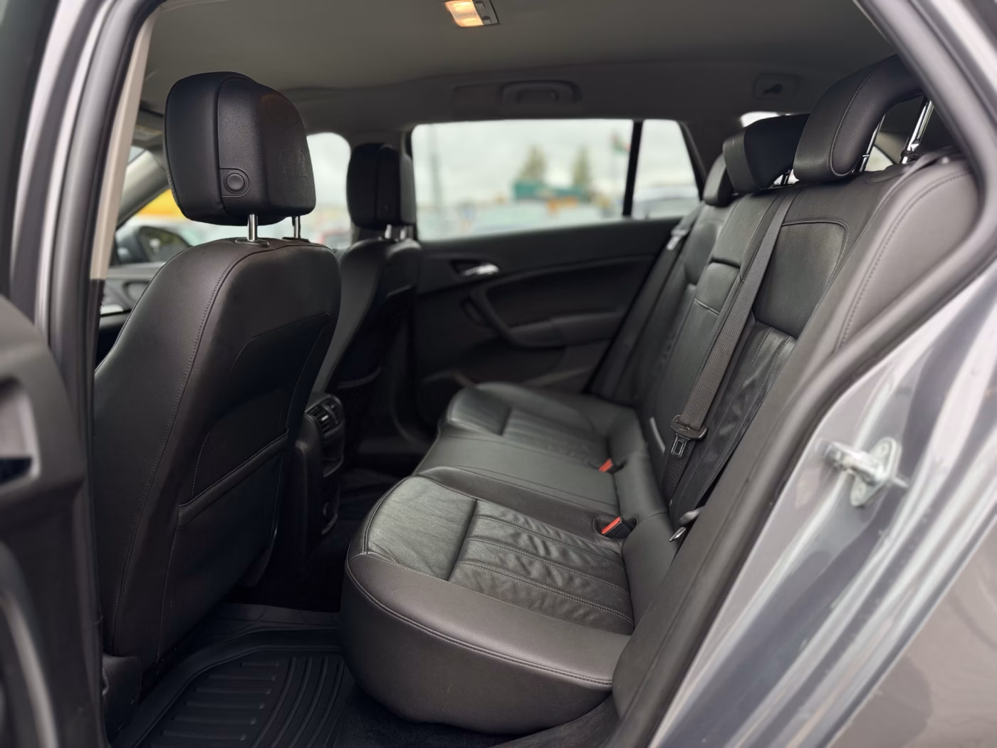 Opel Insignia фото 16