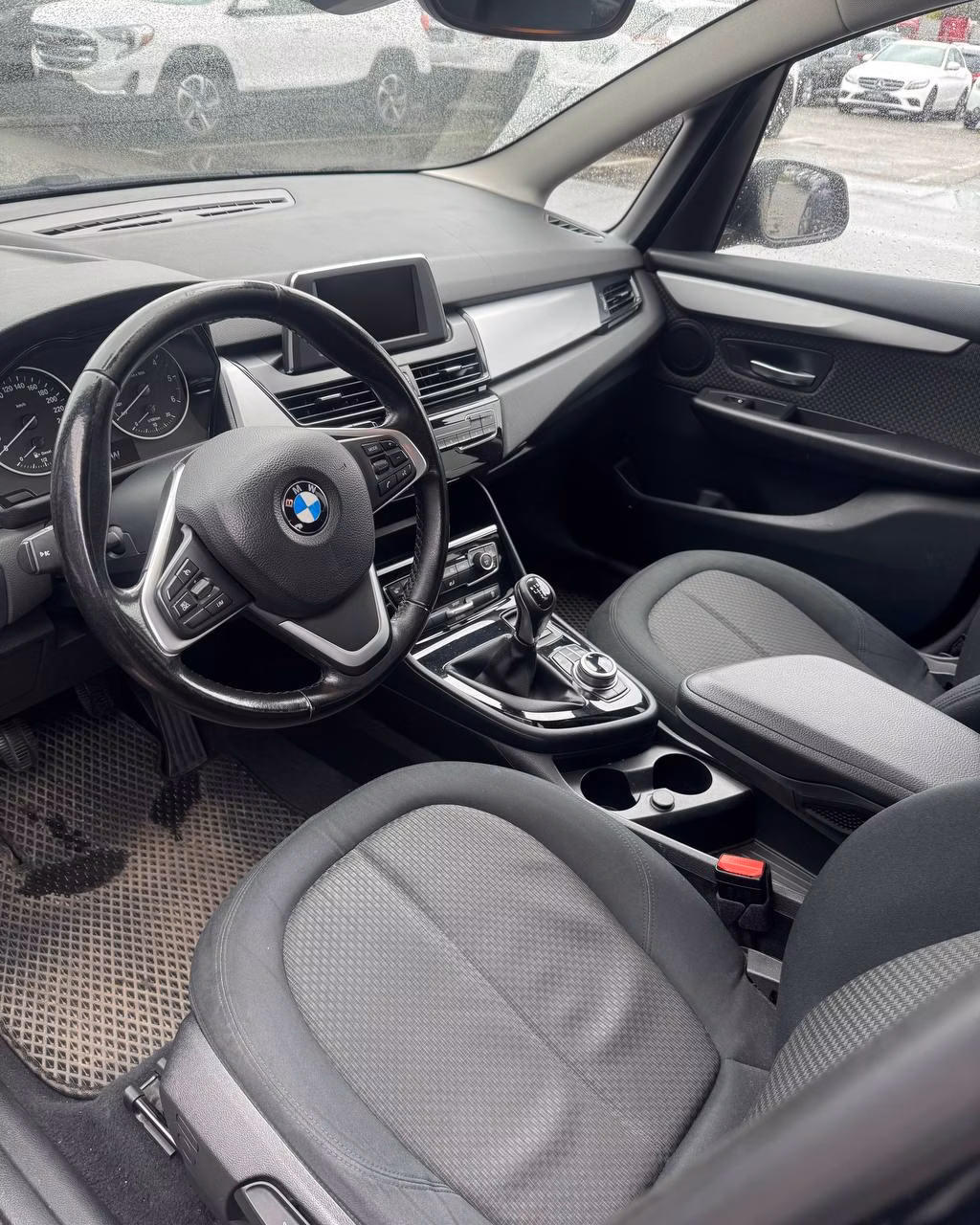 BMW 2 серия Active Tourer фото 10