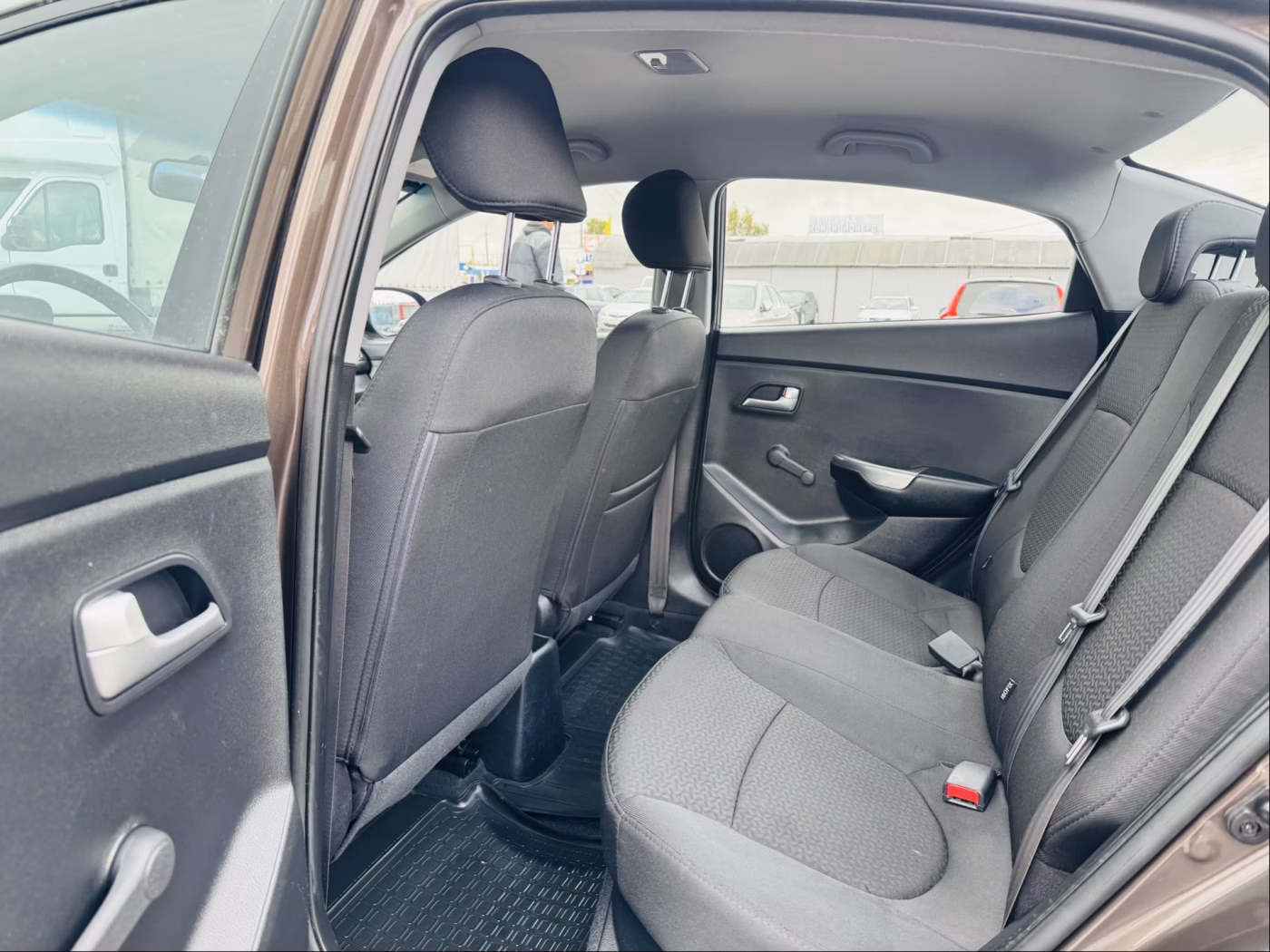 Kia Rio фото 6
