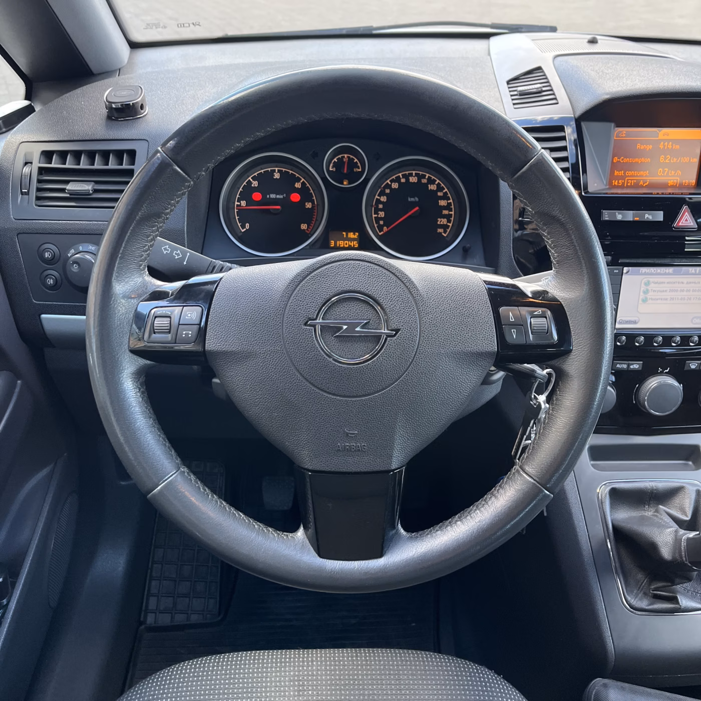 Opel Zafira фото 16